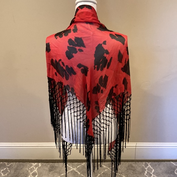 ATG Brand scarf with fringe! - Picture 4 of 6